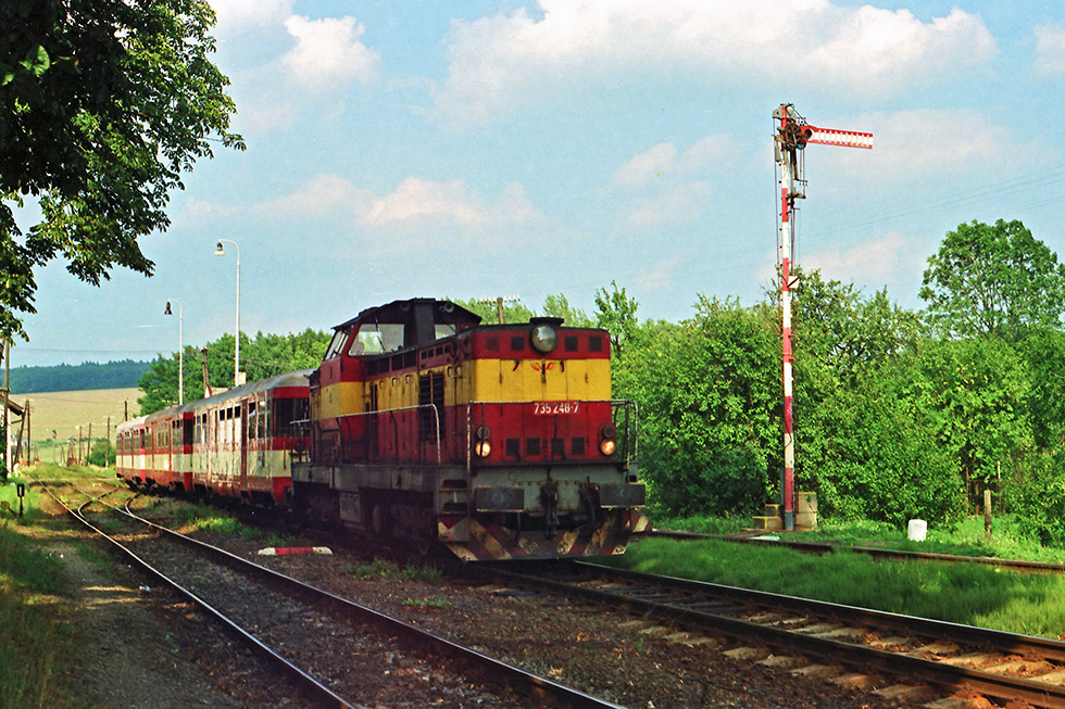 735 248-7