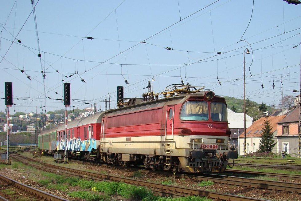 240 013-3