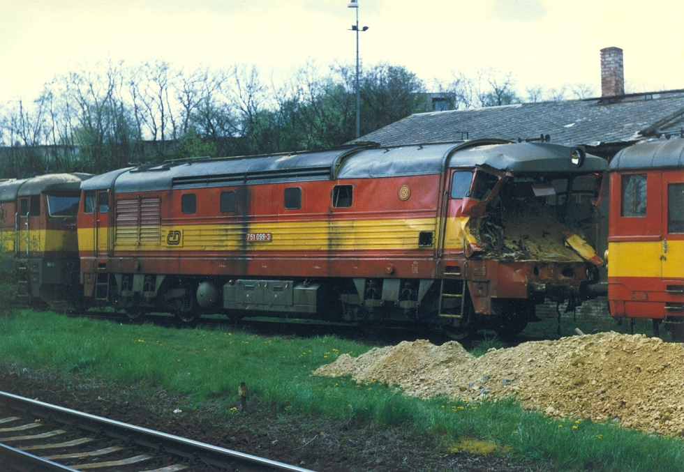 751 099-3
