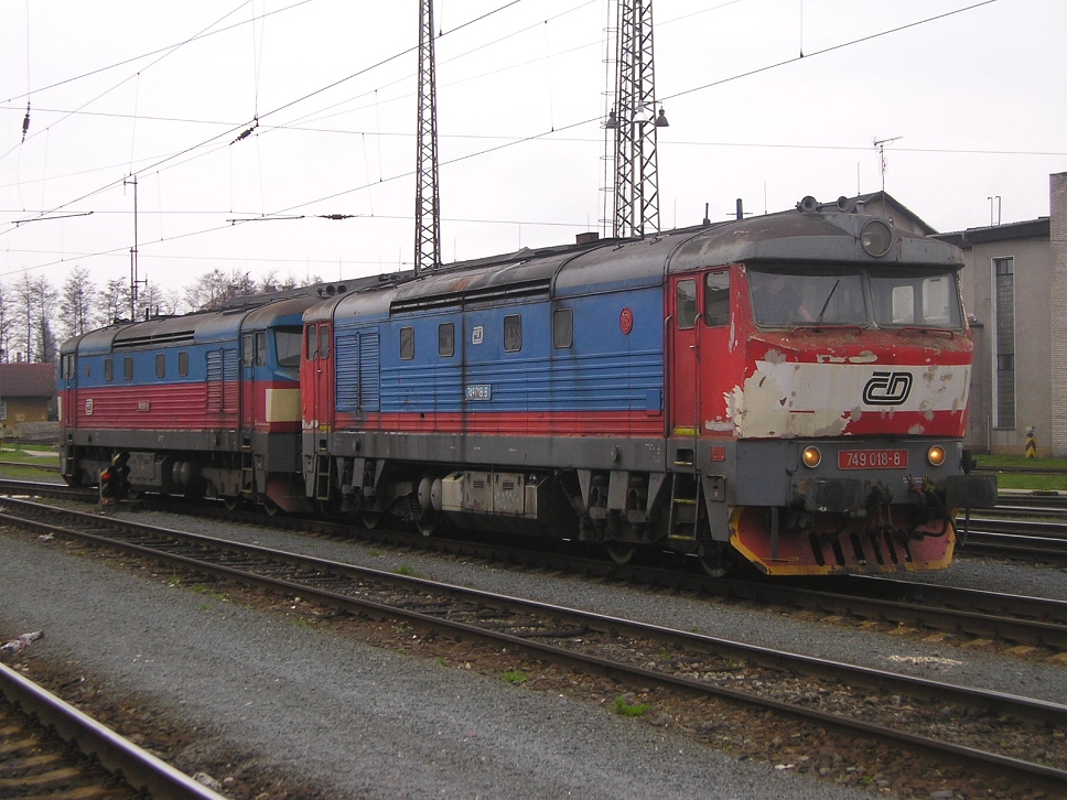 749 018-8