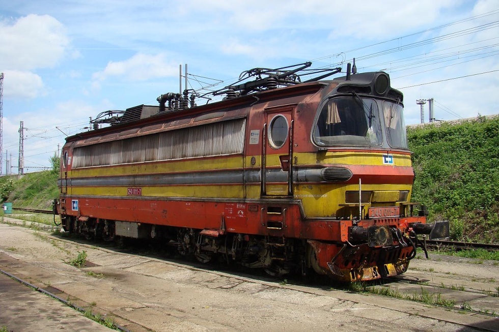 240 011-7