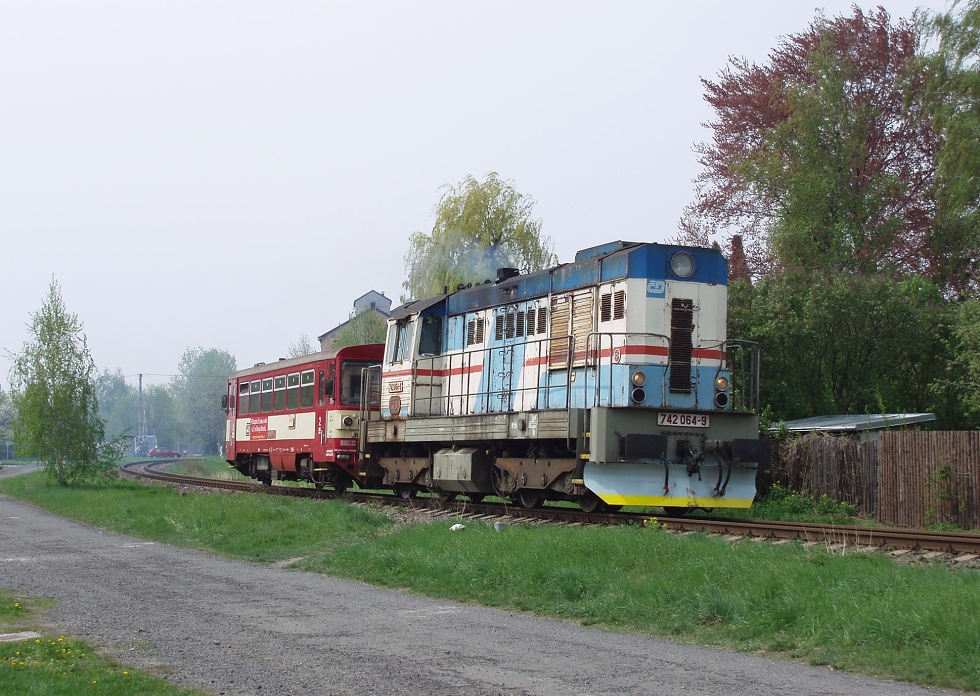 742 064-9