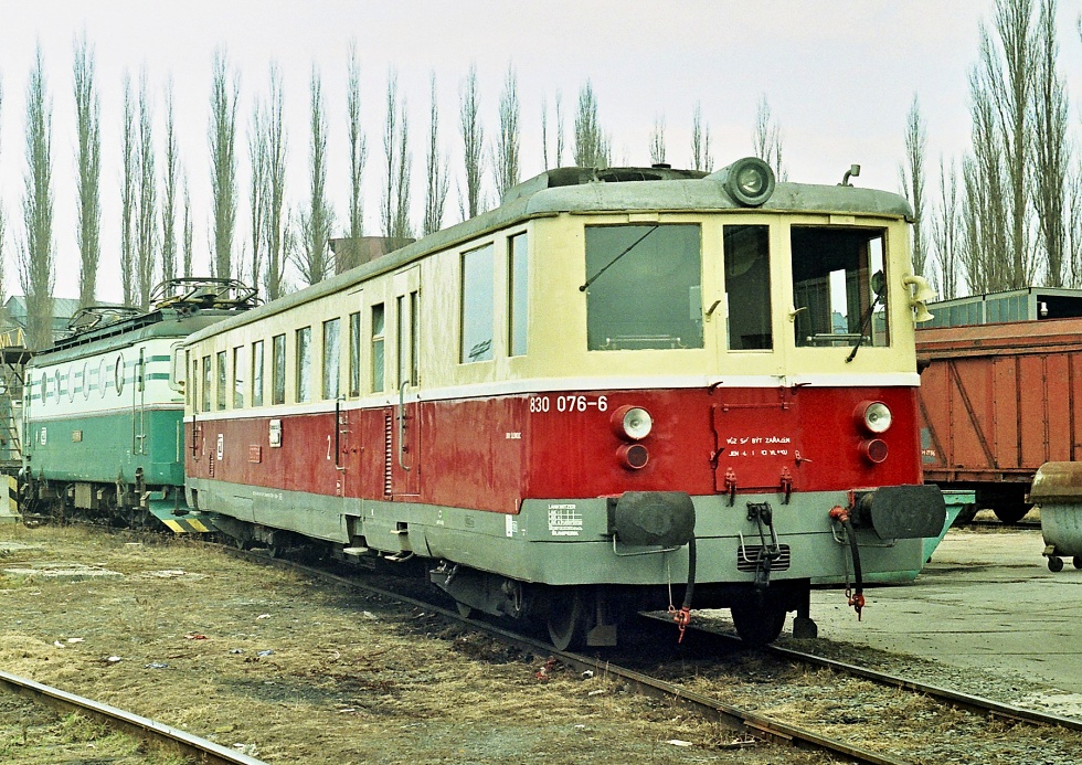 830 076-6