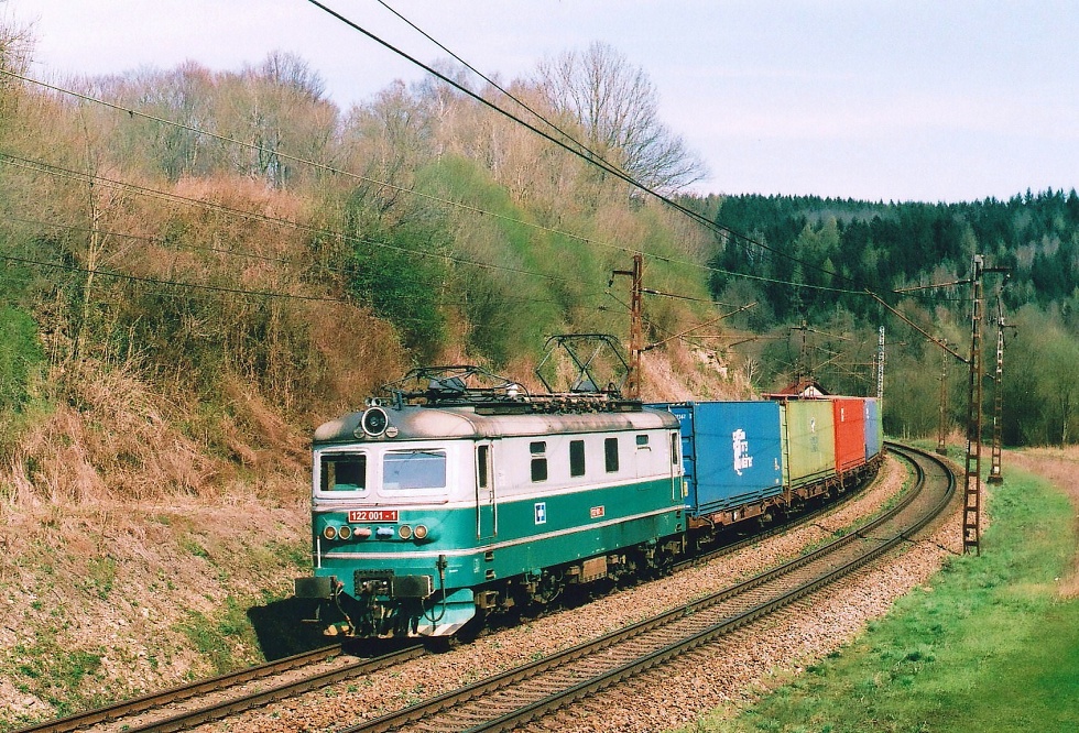 122 001-1