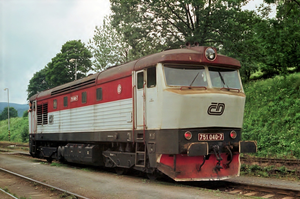 751 040-7