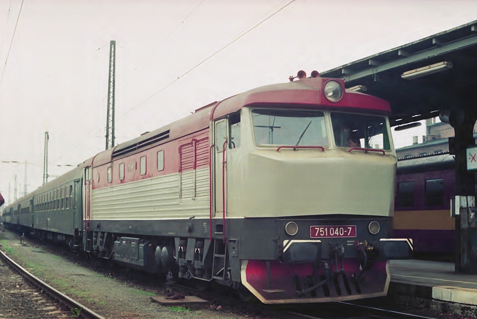 751 040-7