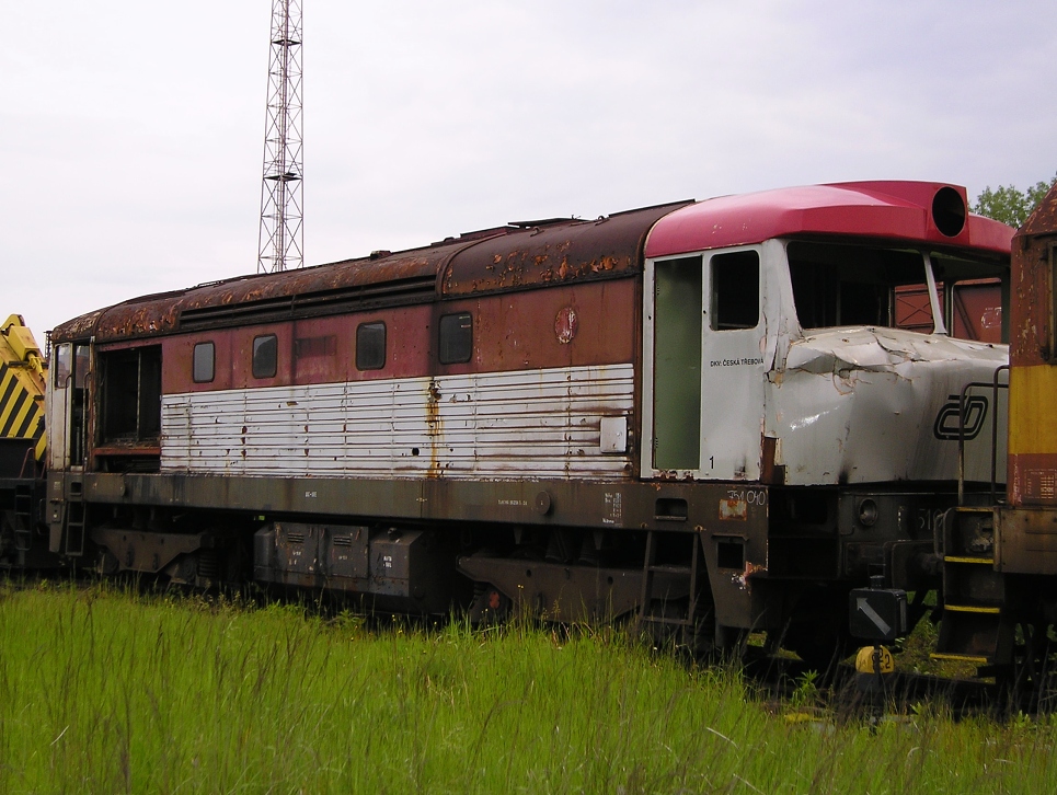 751 040-7