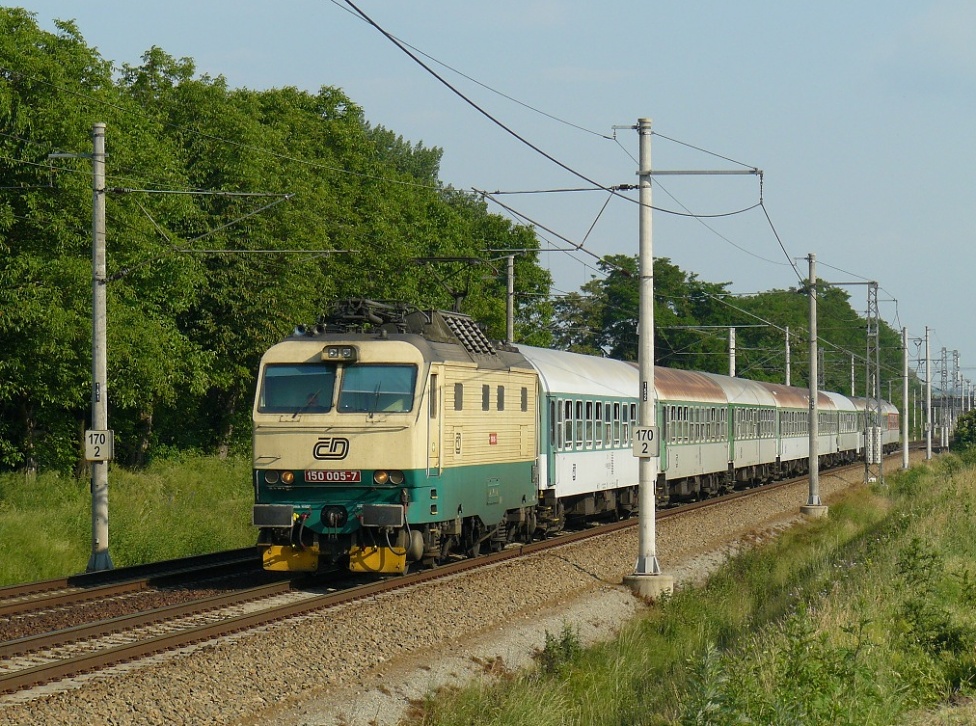 150 005-7