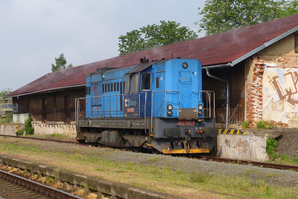 742 295-9