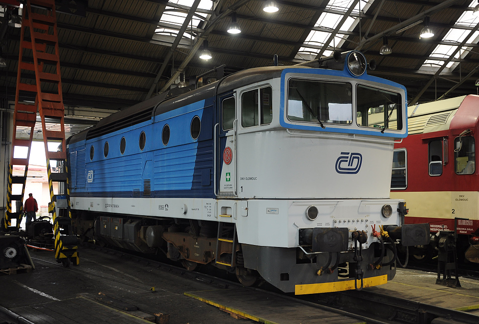 750 042-4