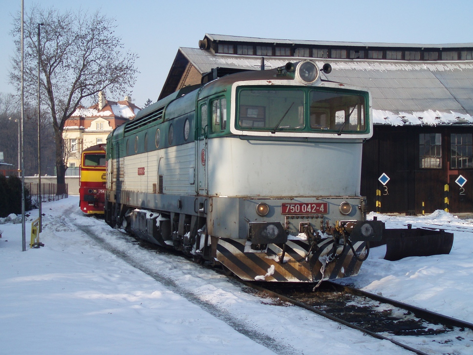 750 042-4