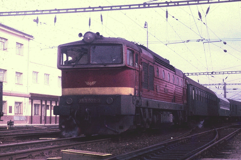 753 022-3