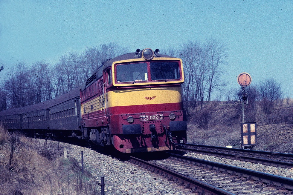 753 022-3