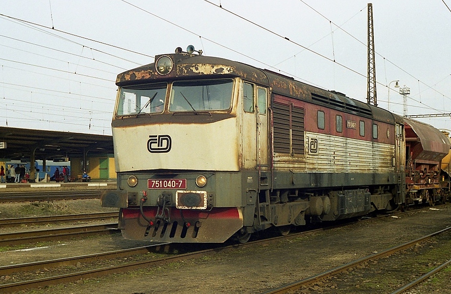 751 040-7