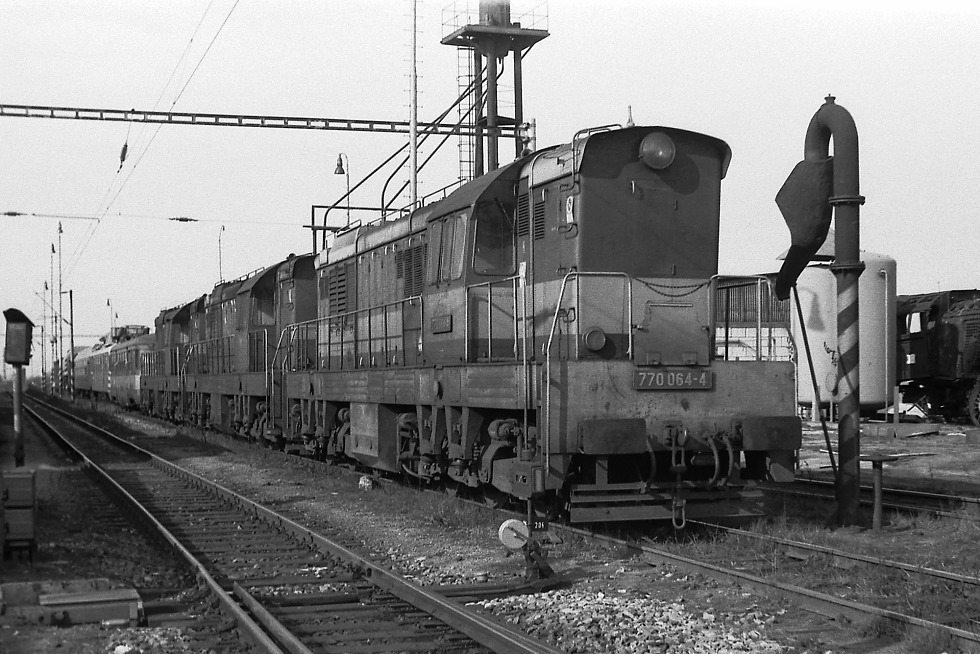 770 064-4