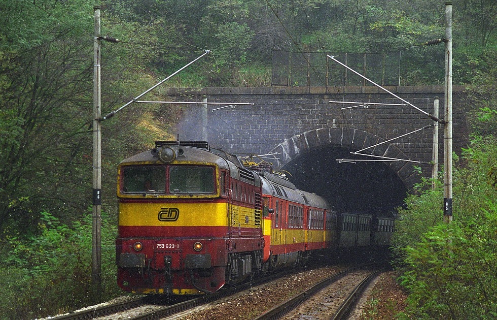 753 023-1