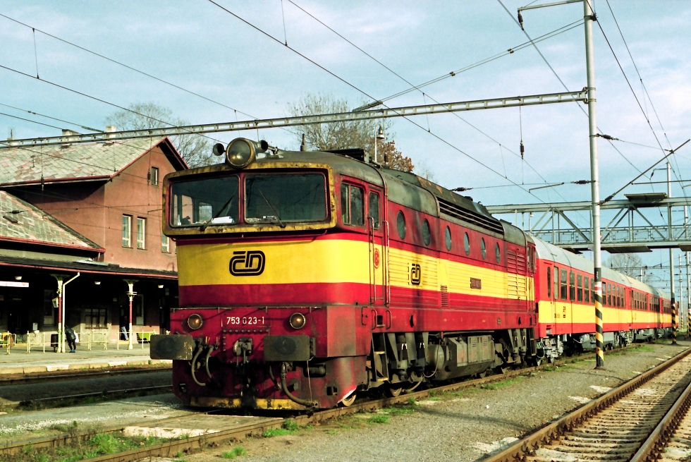 753 023-1