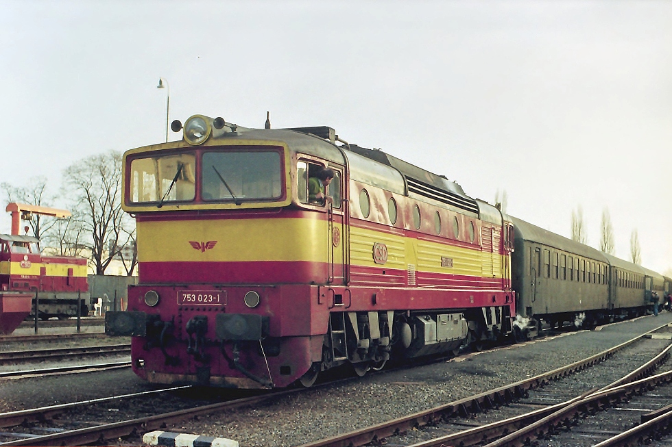 753 023-1