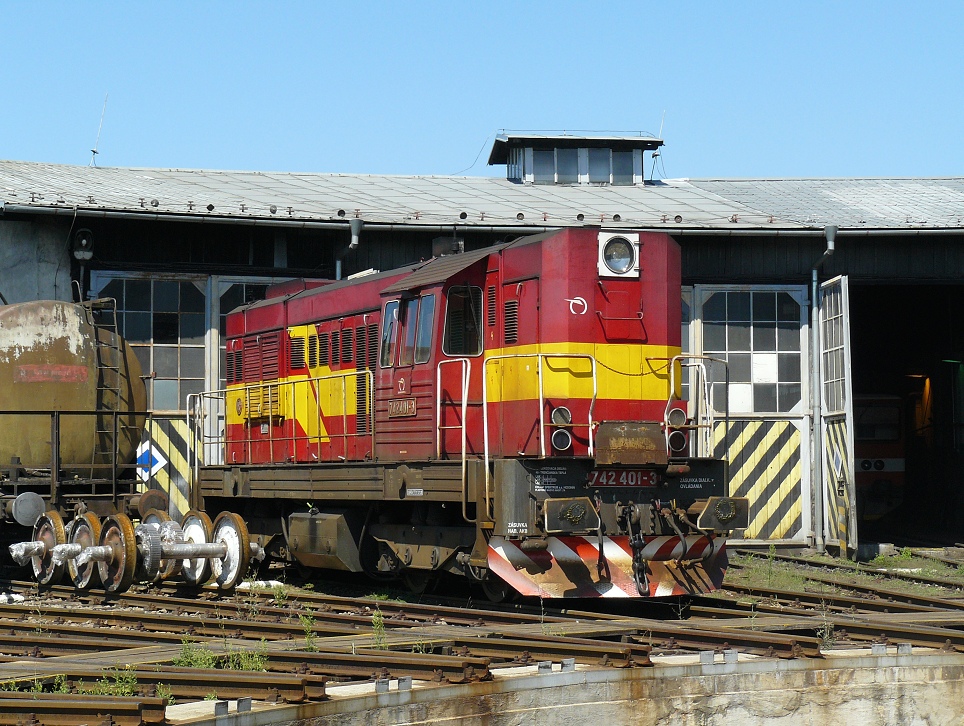 742 401-3