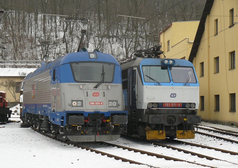 380 020-8