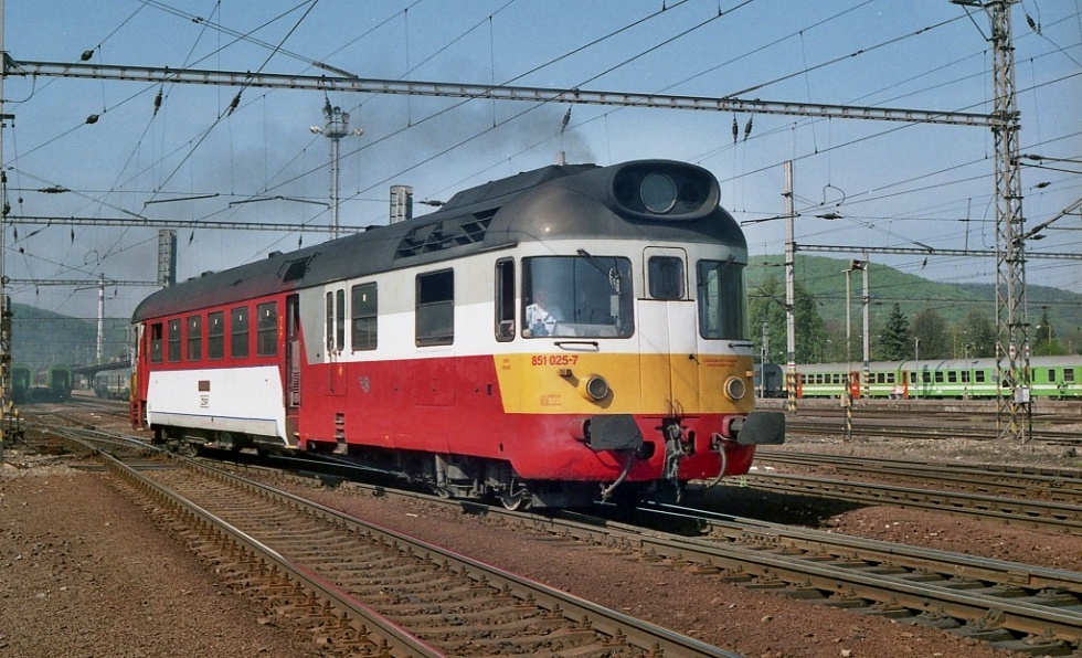 851 025-7