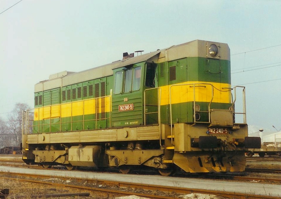 742 240-5
