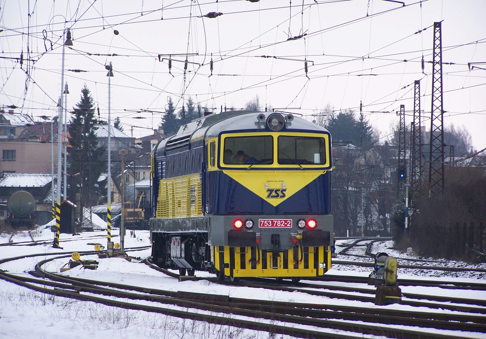 753 782-2