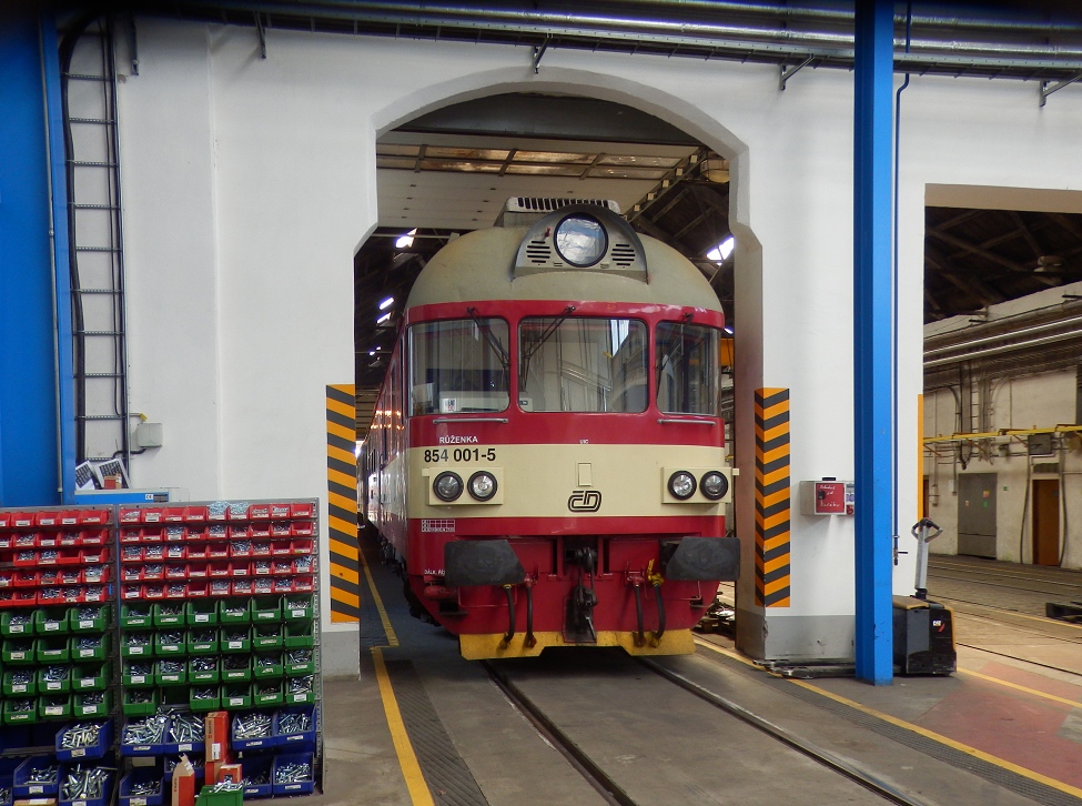 854 001-5