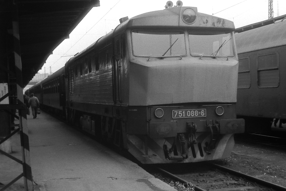 751 088-6