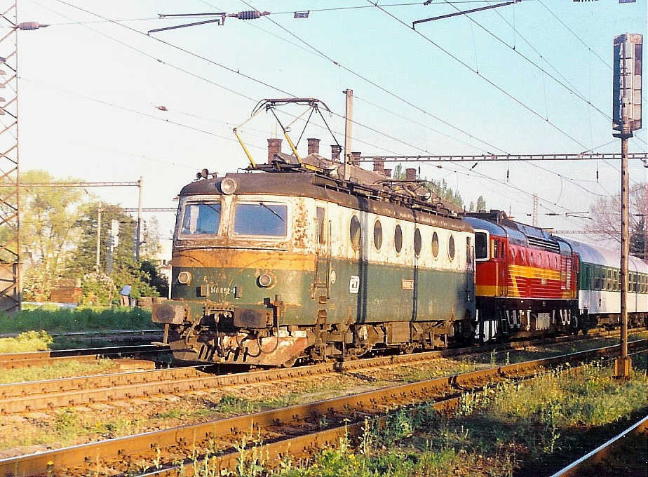 140 092-8