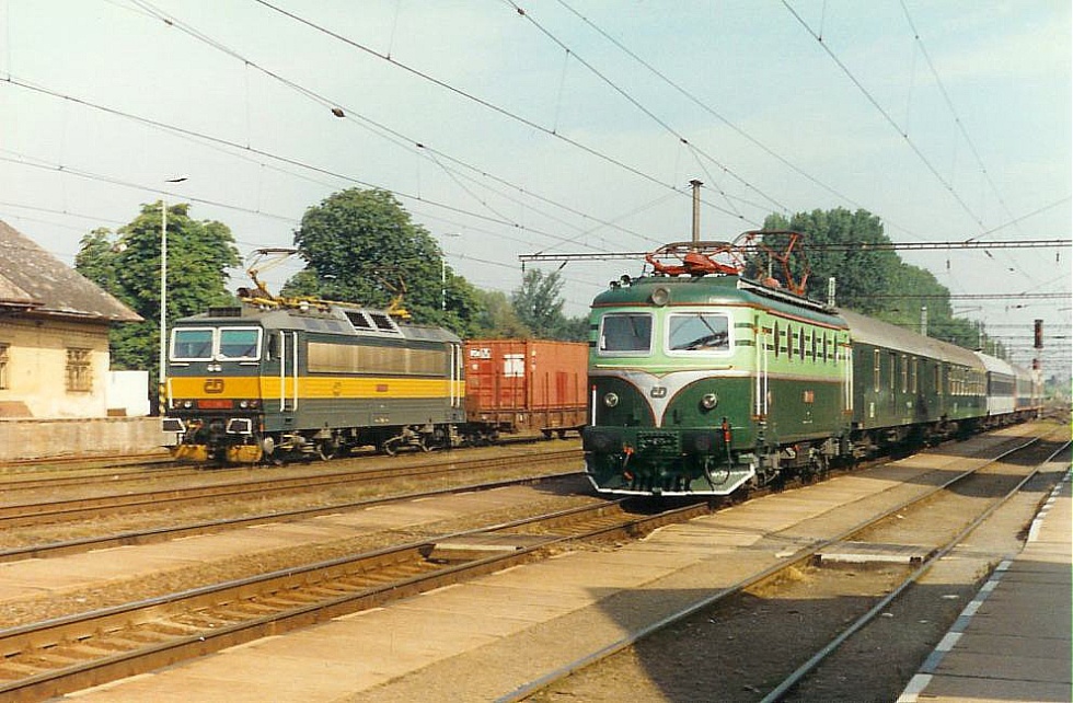 140 092-8