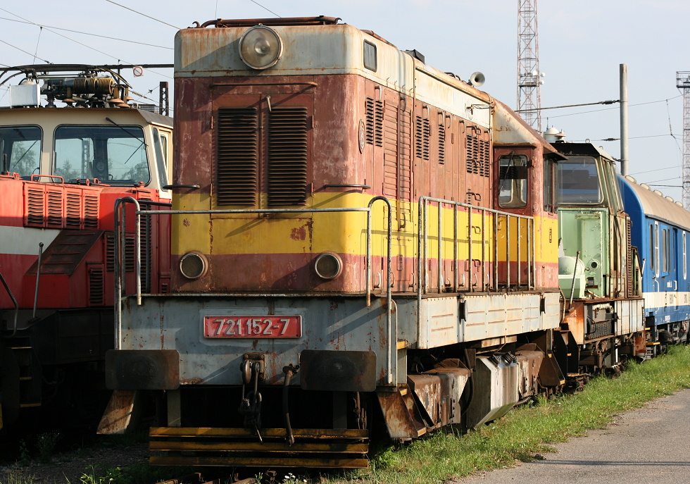 721 152-7