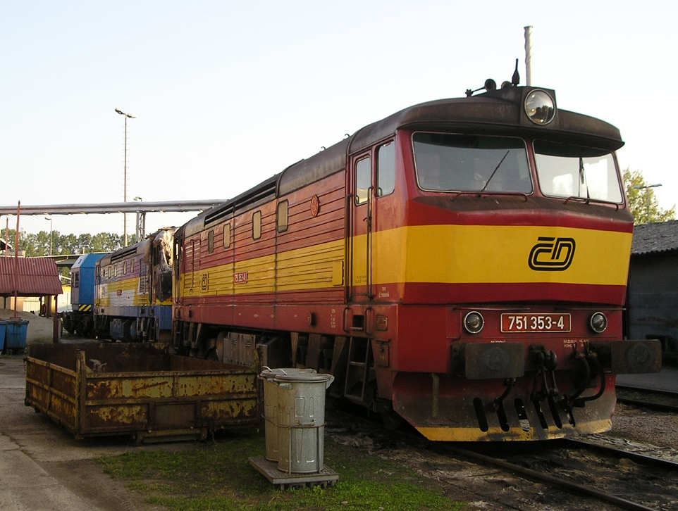 751 353-4