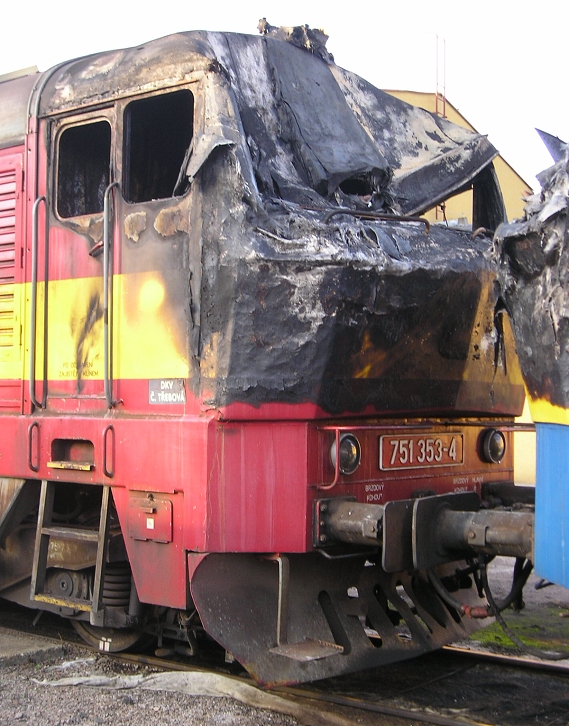 751 353-4