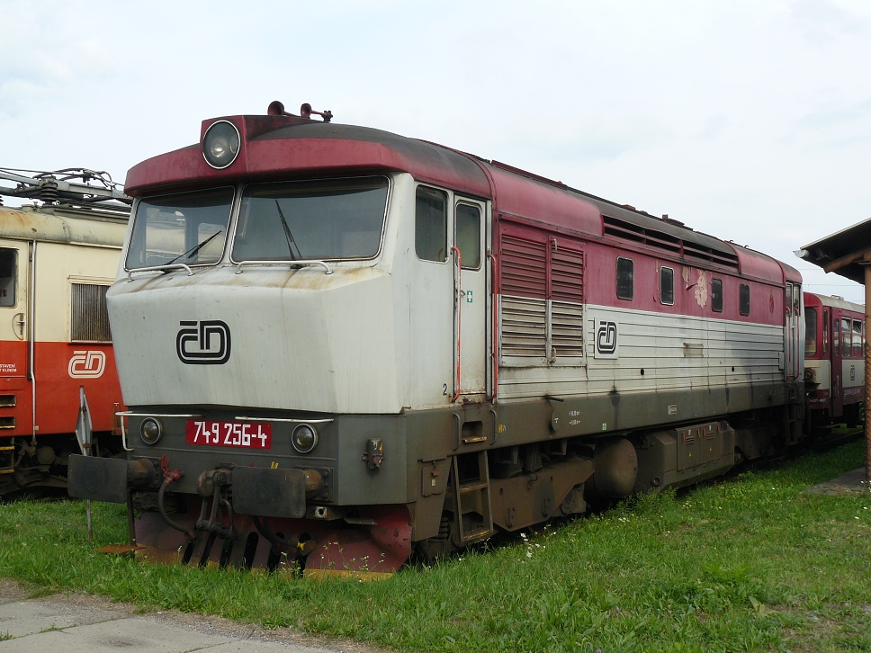 749 256-4