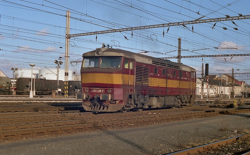 751 139-7