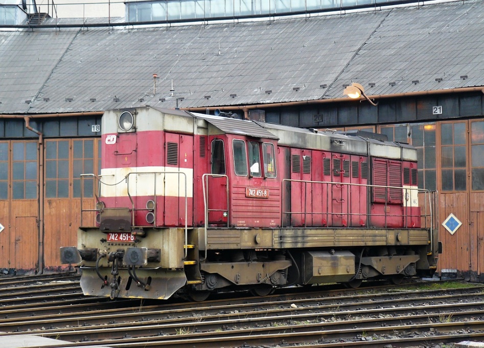 742 451-8