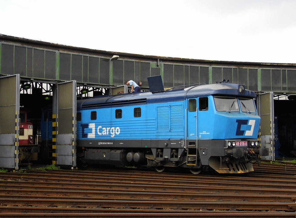 749 018-8