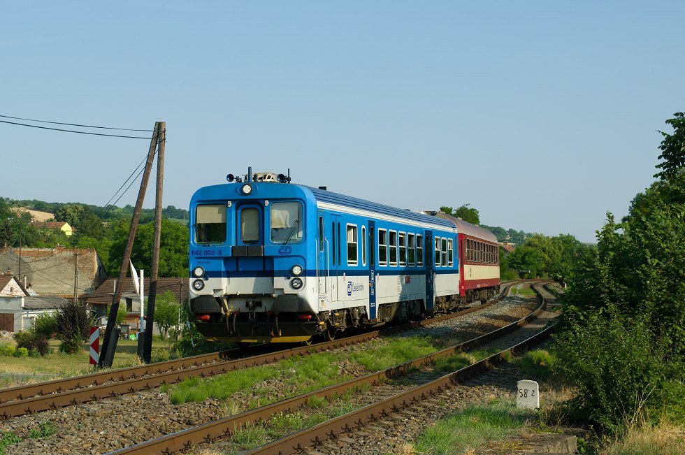 842 002-8