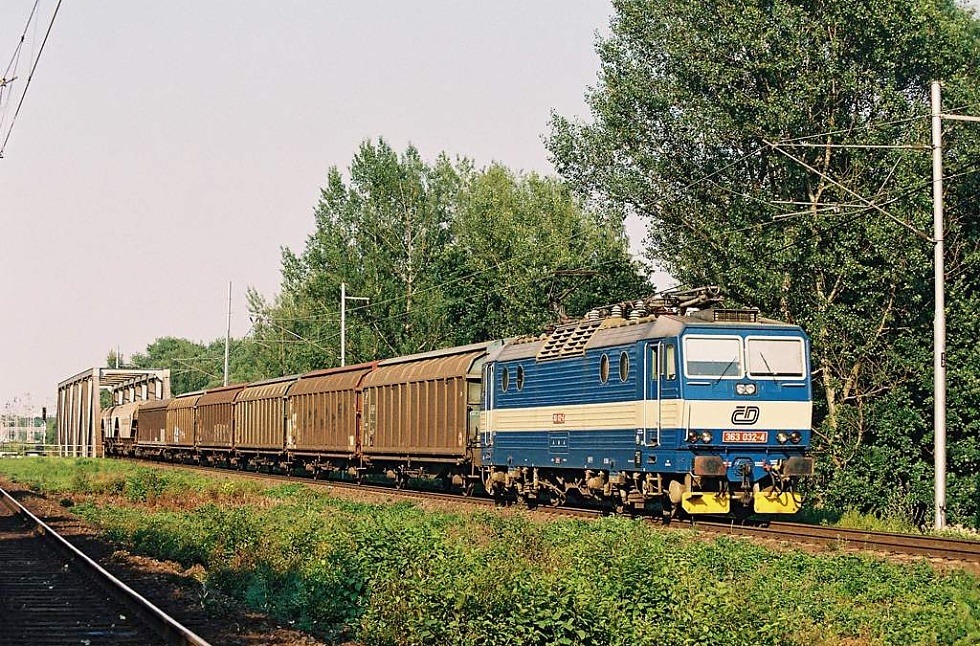 363 032-4