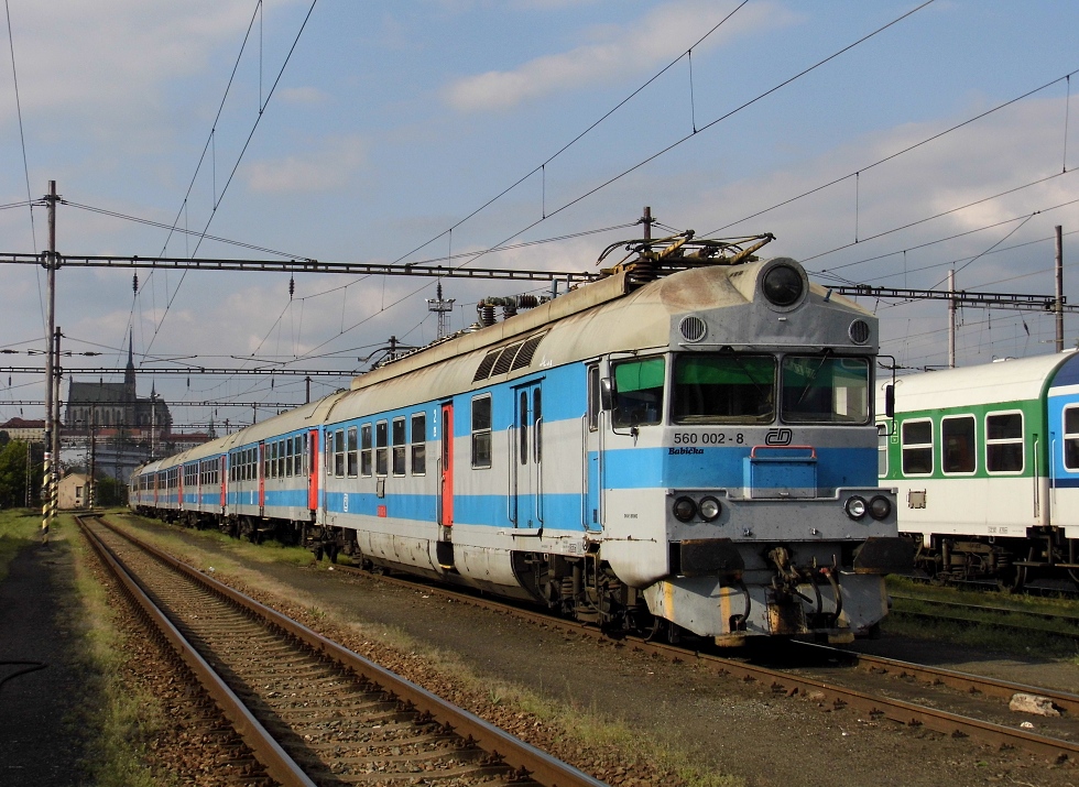 560 002-8