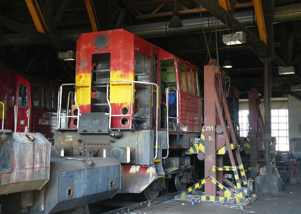 742 123-2