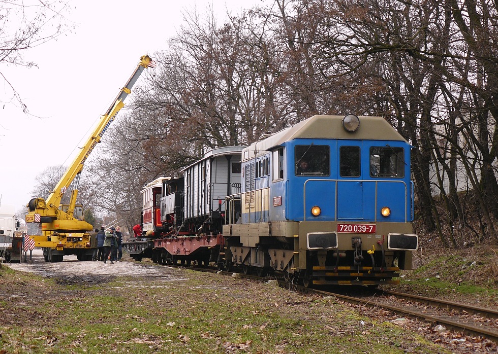 720 039-7