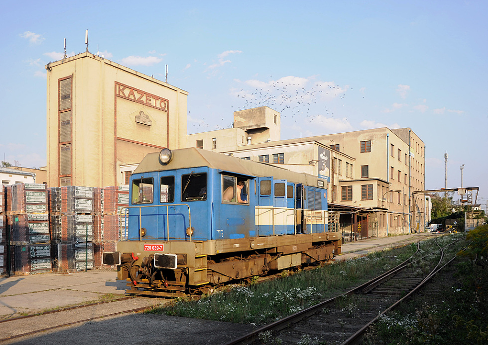 720 039-7