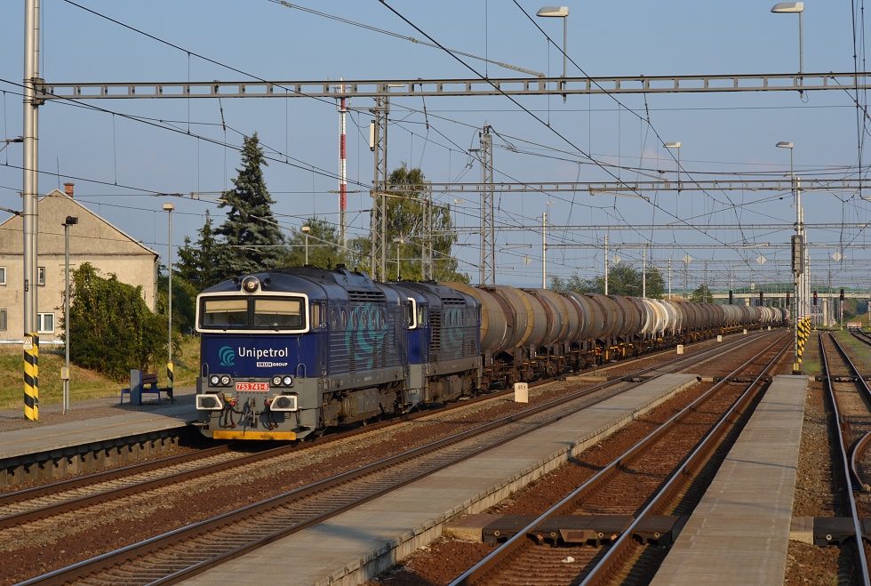 753 741-8