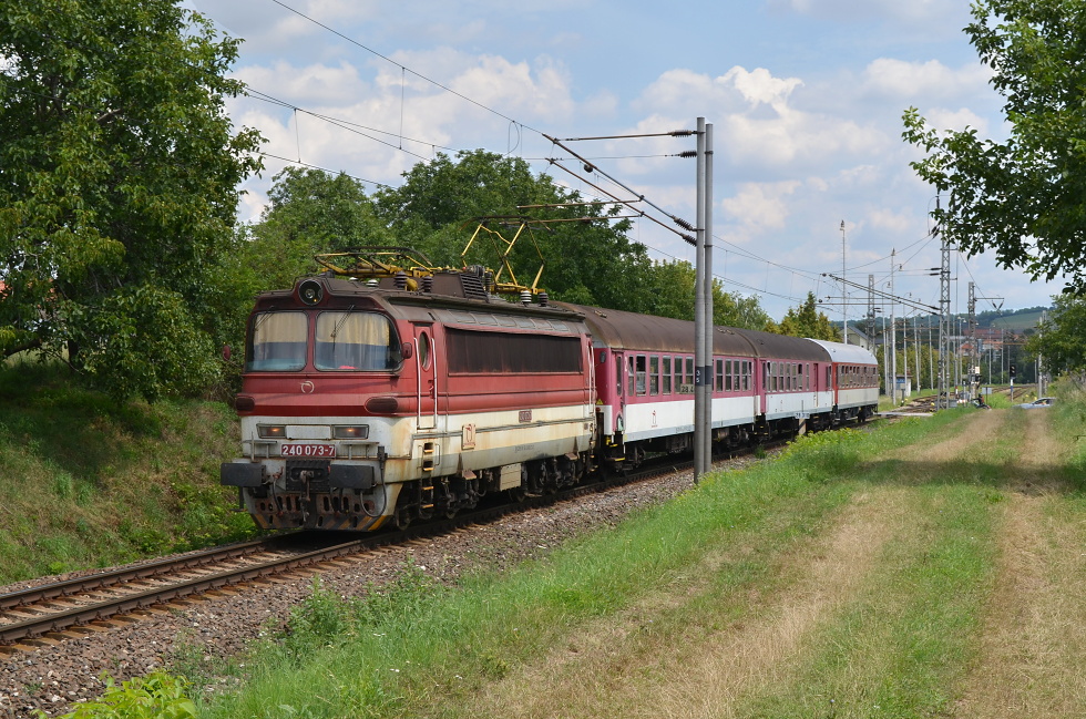 240 073-7