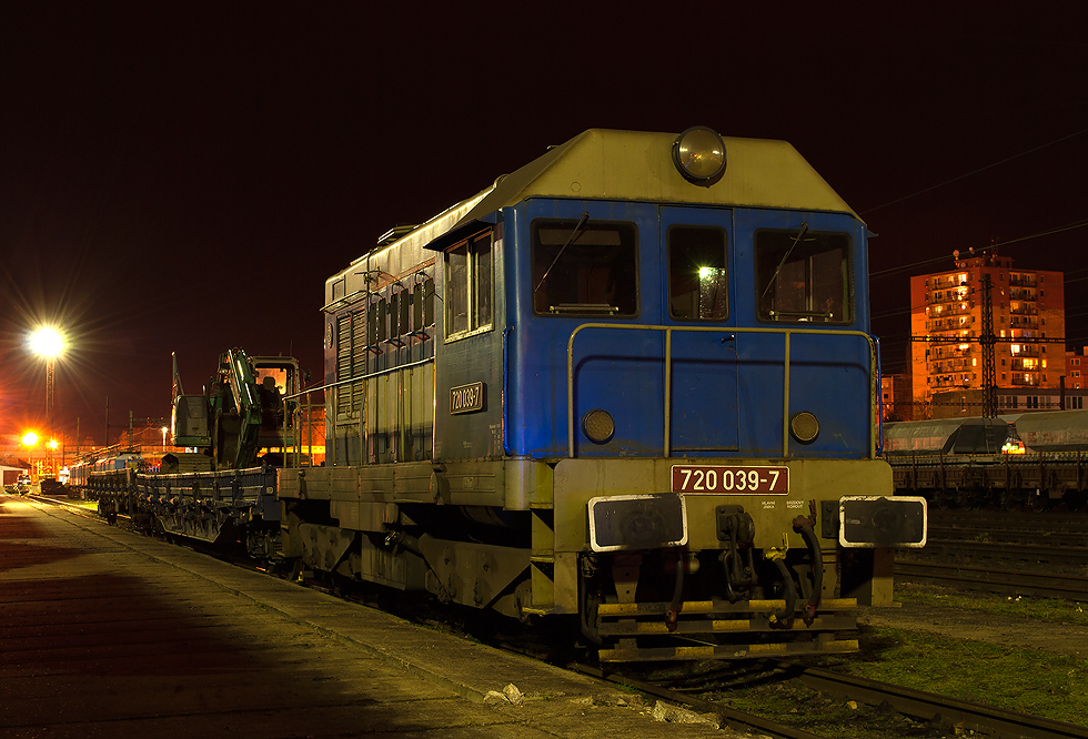 720 039-7