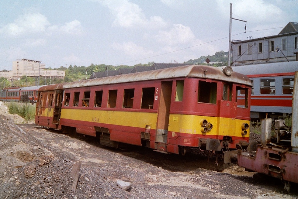830 235-8