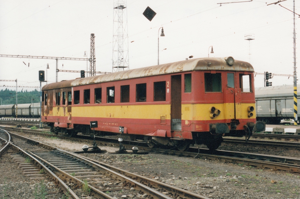 830 235-8