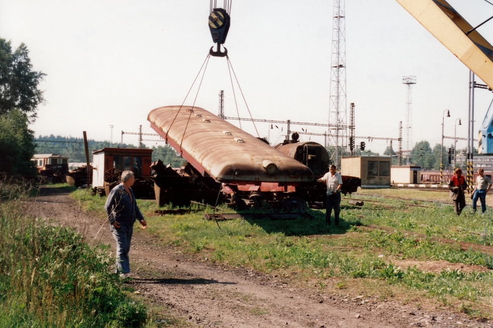 830 235-8
